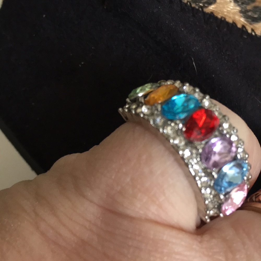 Ladies silvertone ring 7